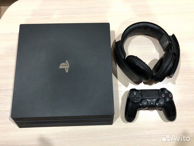 Sony PlayStation 4 PRO + Гарнитура Wireless Stereo