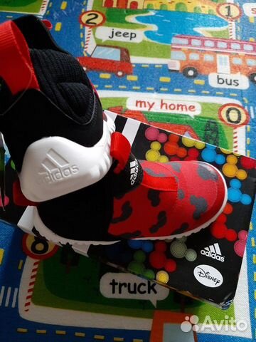 Новые кроссовки Adidas оригинал Новые кроссовки Adidas оригинал