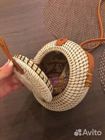 Летняя сумка из ротанга