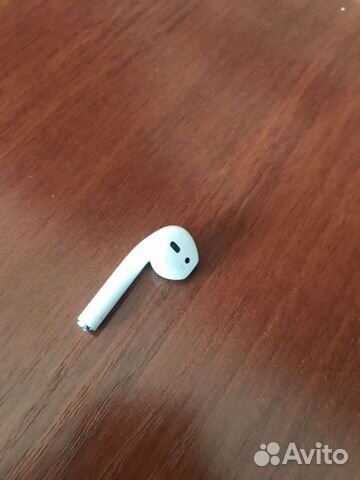 Наушник AirPods Наушник AirPods