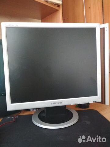 Монитор Samsung SyncMaster 710N