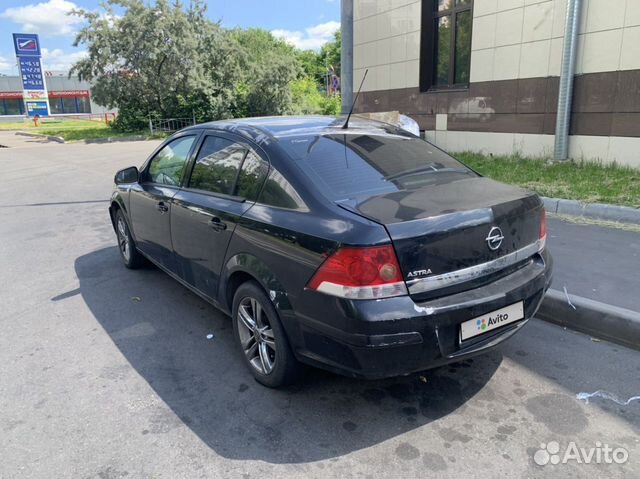 Opel Astra 1.8 МТ, 2011, 100 000 км