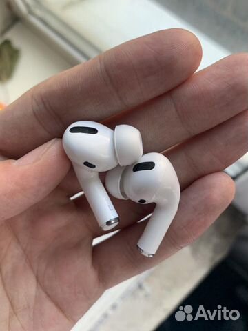 AirPods Pro без кейса / левый и правый наушники