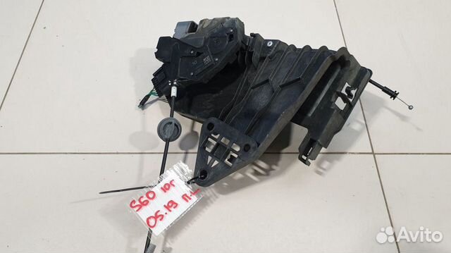 Замок двери передней левой Volvo S60 Замок двери передней левой Volvo S60