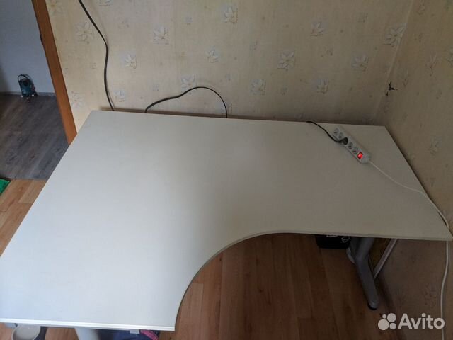 Стол письменный