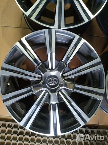 Диски бу литые R18 I на Toyota Land Cruiser 200
