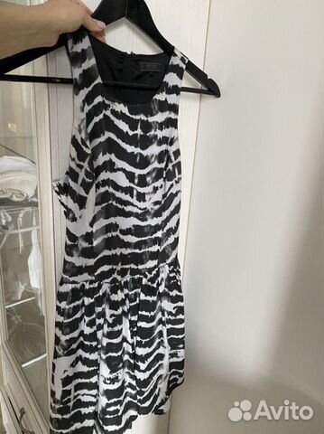 Платье Guess Платье Guess