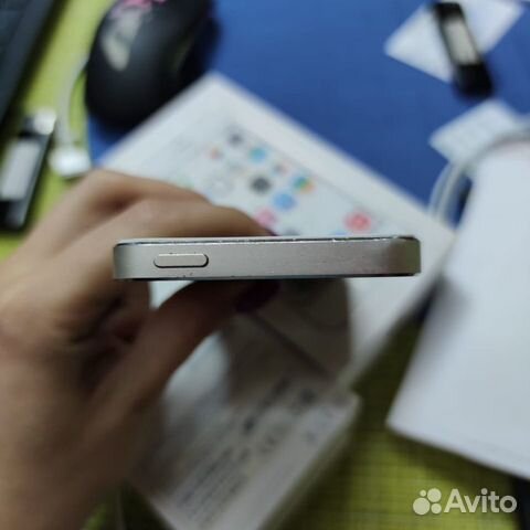 Телефон iPhone 5 s Телефон iPhone 5 s