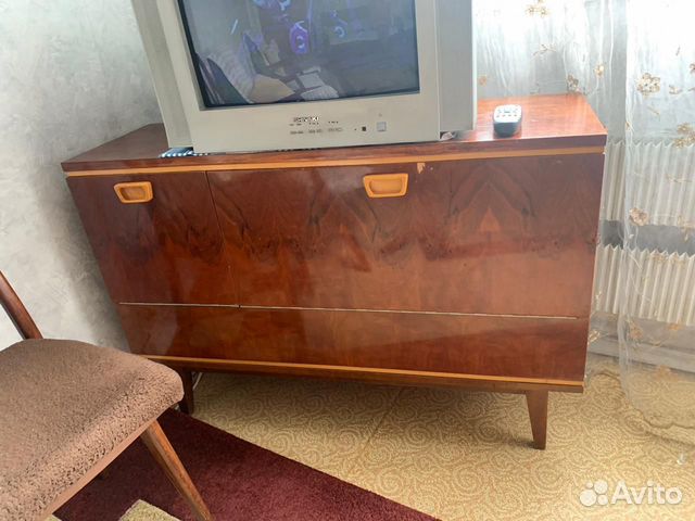 Продаётся мебель под реставрацию. Жилая комната