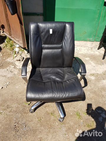 Продам черные кресла офисные, в наличии 4 шт Продам черные кресла офисные, в наличии 4 шт