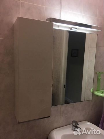 Зеркало и шкафчик для ванной Зеркало и шкафчик для ванной