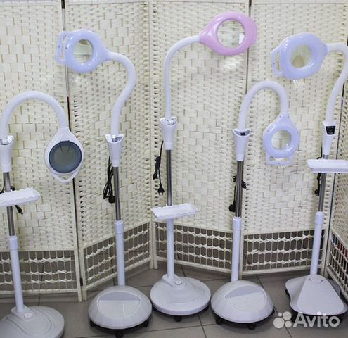 Лампа с увеличительным стеклом новая