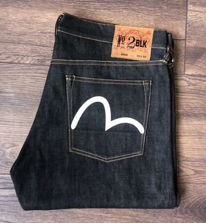 Джинсы Evisu