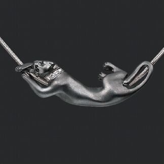 Золотая подвеска Пантера