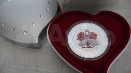 Монета. Лебеди. Серия Любовь драгоценна