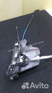 Задний замок двери Мерседес w204