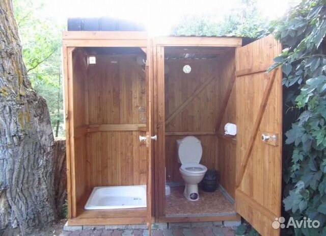 Дачный туалет с летним душем фото