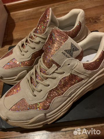 Кроссовки женские 37 размер