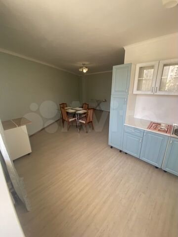 6-к. квартира, 40 м², 3/6 эт.