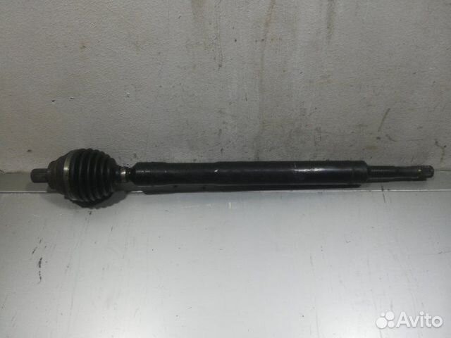 Привод (полуось) правый Skoda Octavia A5