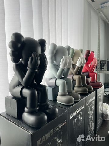 Коллекционные фигурки kaws 28см (сидящий)