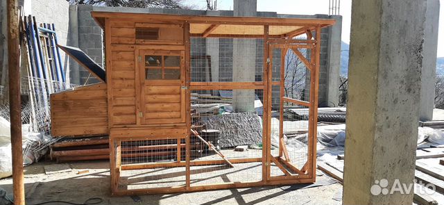 Курятник с выгулом и гнёздами