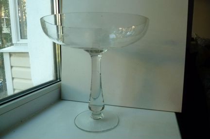 Ваза на ножке. Фруктовница. до 1917-го стекло