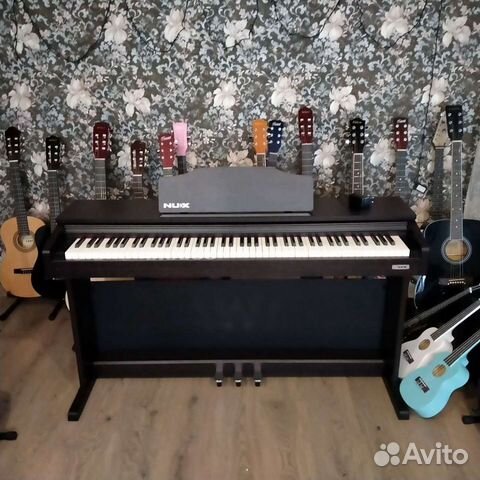 Цифровое пианино на стойке с педалями, черн, новое