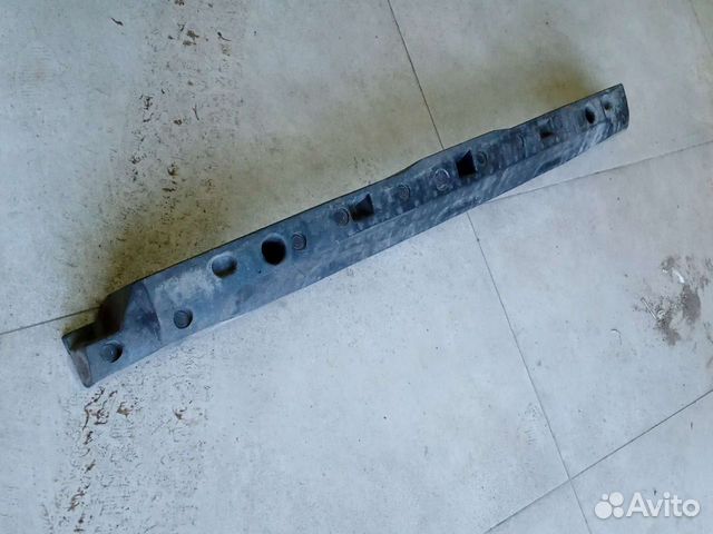 Абсорбер переднего бампера Toyota Land Cruiser 200