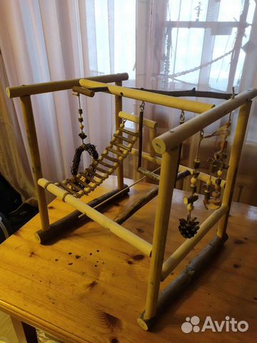 Игровой стенд (присада, площадка) для попугаев