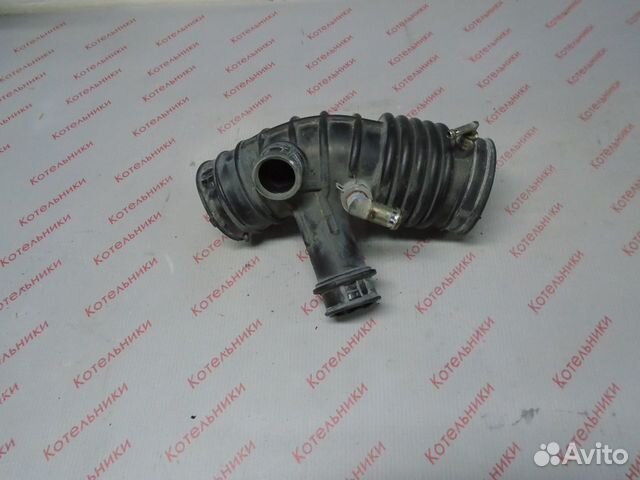 Nissan 16578-4N000 Шланг воздушный