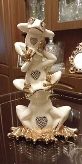 Статуэтка лягушка