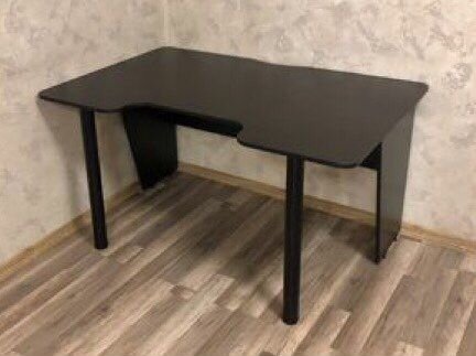 Геймерский (компьютерный) стол