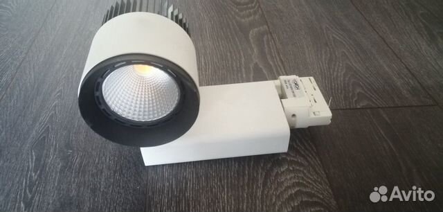 Светильники трековые, прожектор