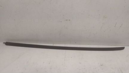 Молдинг лобового стекла левый Toyota Camry XV70