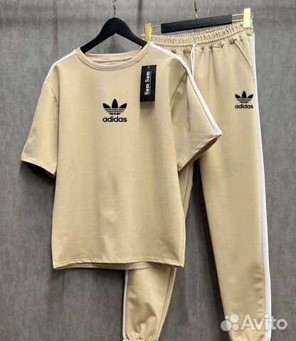 Спортивный костюм adidas