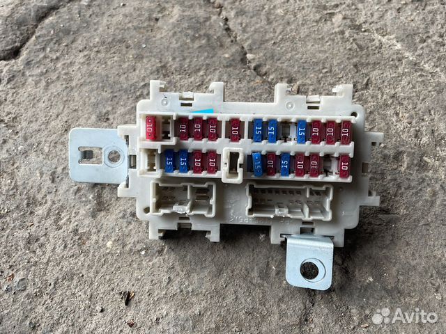 Блок предохранителей салона Ниссан teana j31