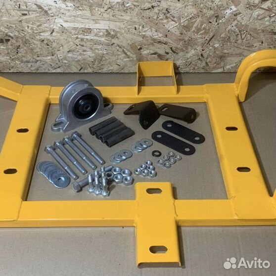 Подрамник раздатки нива 2121 артикул. Подрамник на ваз нива 2121. Подрамник для коробки и раздатки на ниву. Усилитель подрамник нива тревел. Передний подрамник нива.