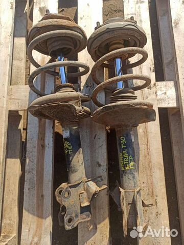 Стойка амортизатора в сборе Nissan x-trail T-30