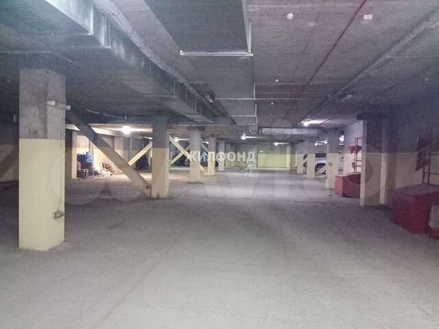 Машиноместо, 14 м²