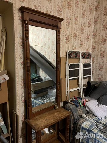 Зеркало со столиком