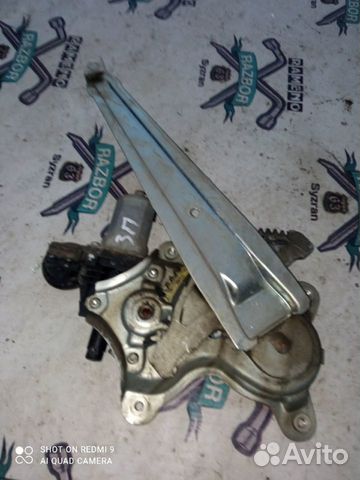 Задний правый стеклоподъёмник Toyota Camry 40