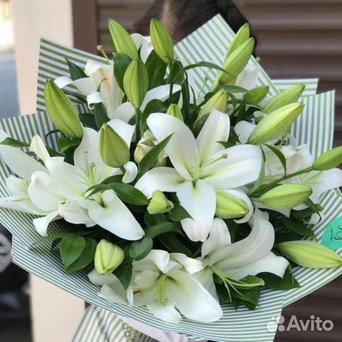 Лилии Букет лилий Доставка