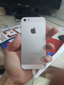 Телефон iPhone 5 se