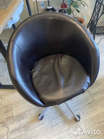 Кожанное кресло ракушка IKEA