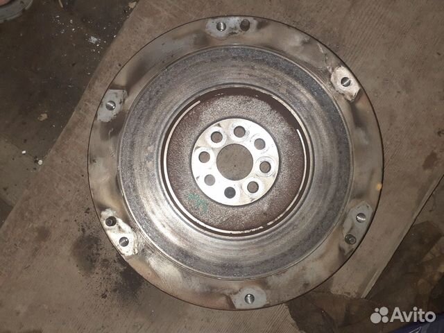 Маховик и корзина от тоета аурис,королла150