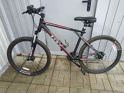 gt avalanche 4.0 mountain bike