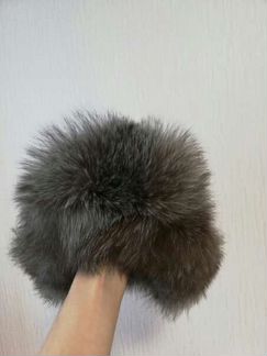 Зимняя шапка с мехом чернобурки