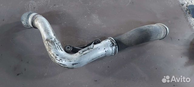 Патрубок интеркулера на Volkswagen Passat B6