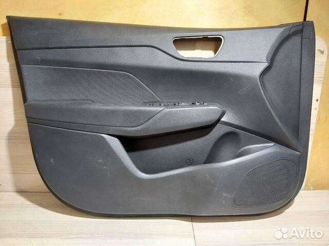 Обшивка двери передней левой Hyundai Solaris 2